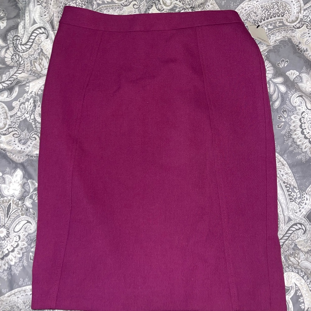 Elegant Magenta Women's Pencil Skirt -size 6